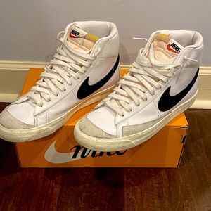 COPY - Nike Blazers.